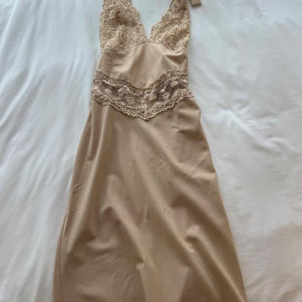 Liondess tan lace halter dress - Picture 2 of 4